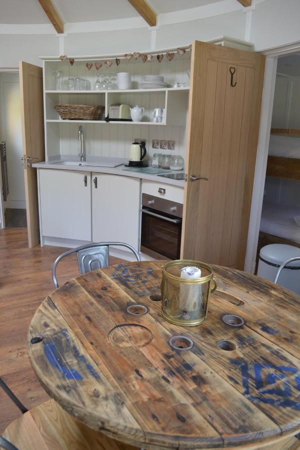 הוילה ביוד East Thorne Glamping מראה חיצוני תמונה